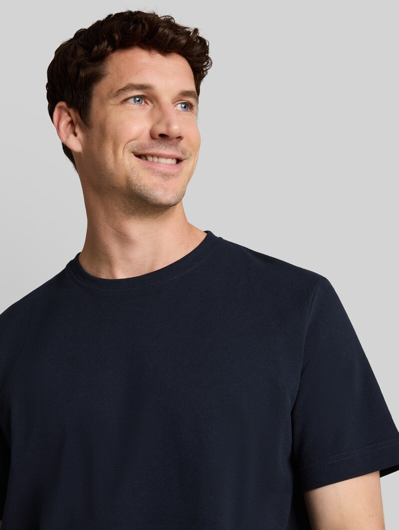 Tom Tailor Piqué T-Shirt mit Logo-Badge - Sky Captain Blue