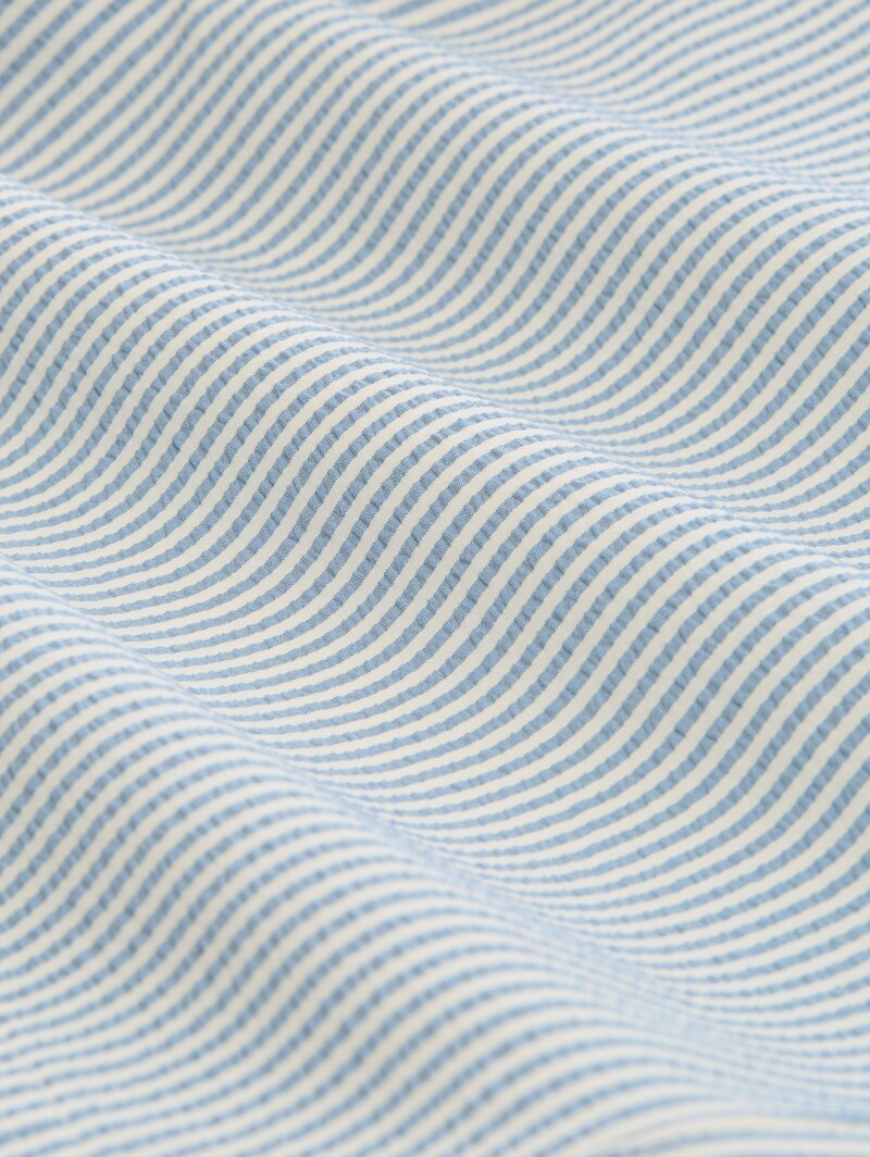 Tom Tailor Seersucker Badeshorts mit Streifenmuster - Blue Beige Vertical Stripe