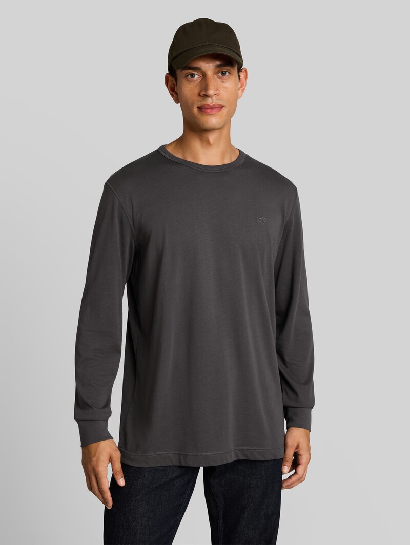 Tom Tailor Basic Langarmshirt aus Baumwolle - Tarmac Grey Tom Tailor Basic Langarmshirt aus Baumwolle - Tarmac Grey