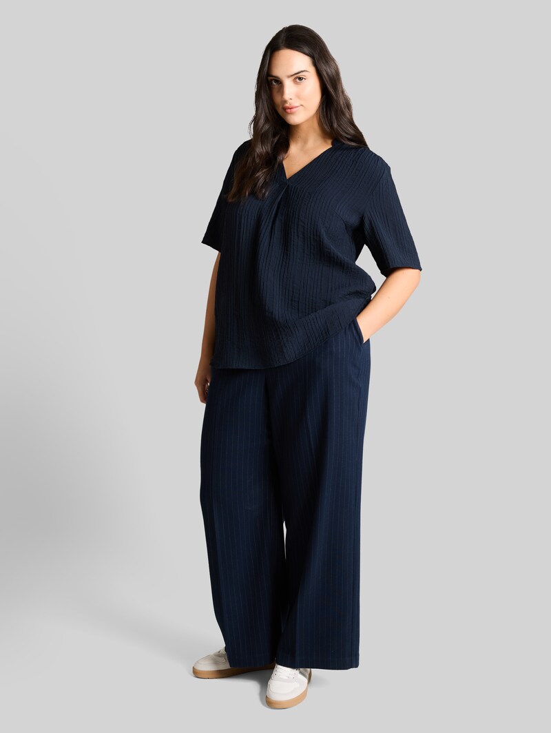 Tom Tailor Plus Size - Crinkle Bluse mit V-Ausschnitt - Sky Captain Blue