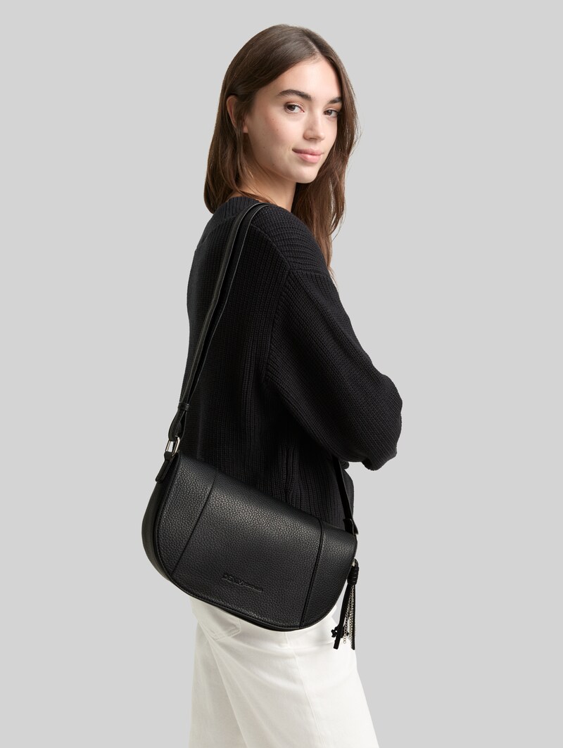 Tom Tailor TTPRIYA M Umhängetasche mit dekorativem Anhänger - Schwarz / Black