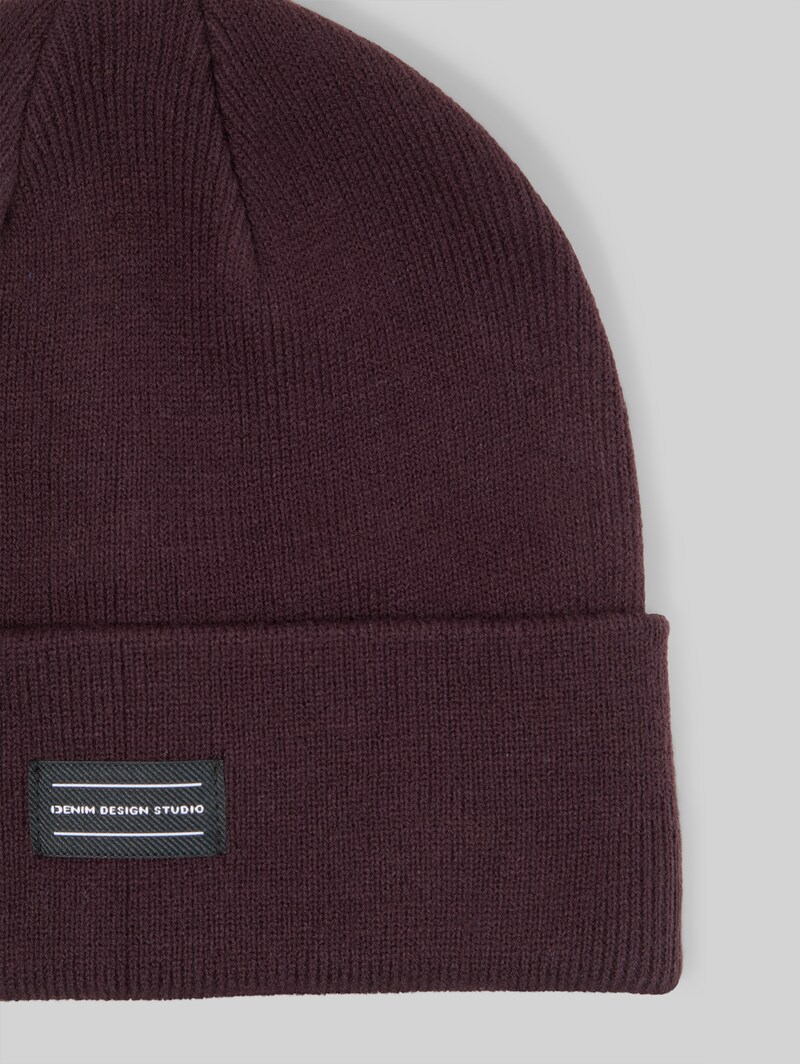 Tom Tailor Beanie Mütze mit Logo-Badge - Dark Plum