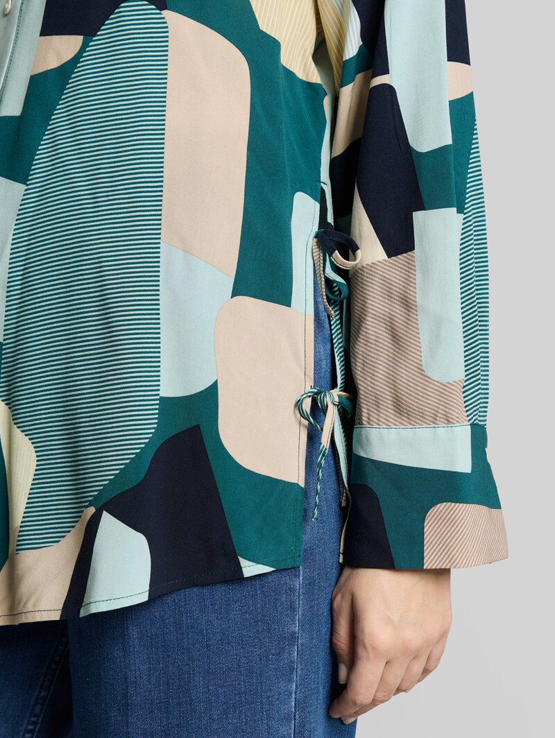 Tom Tailor Loose Fit Bluse mit Schleifen-Details - Abstract Stripe Print