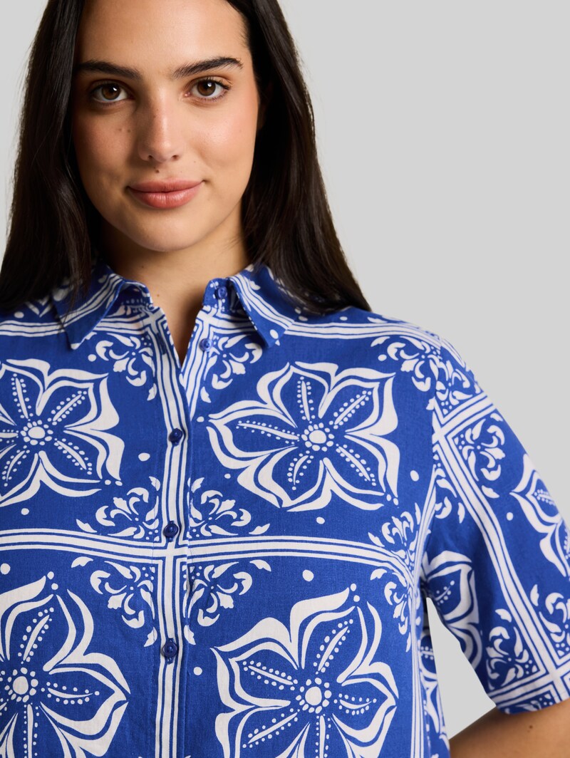 Tom Tailor Plus Size - Loose Fit Bluse mit Leinenanteil - Blue Flower Tile Design