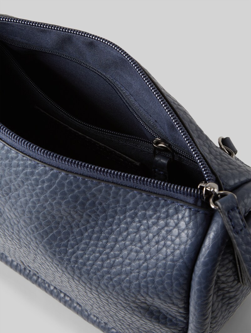 Tom Tailor TTFINNA S Umhängetasche mit dekorativem Anhänger - Dark Blue