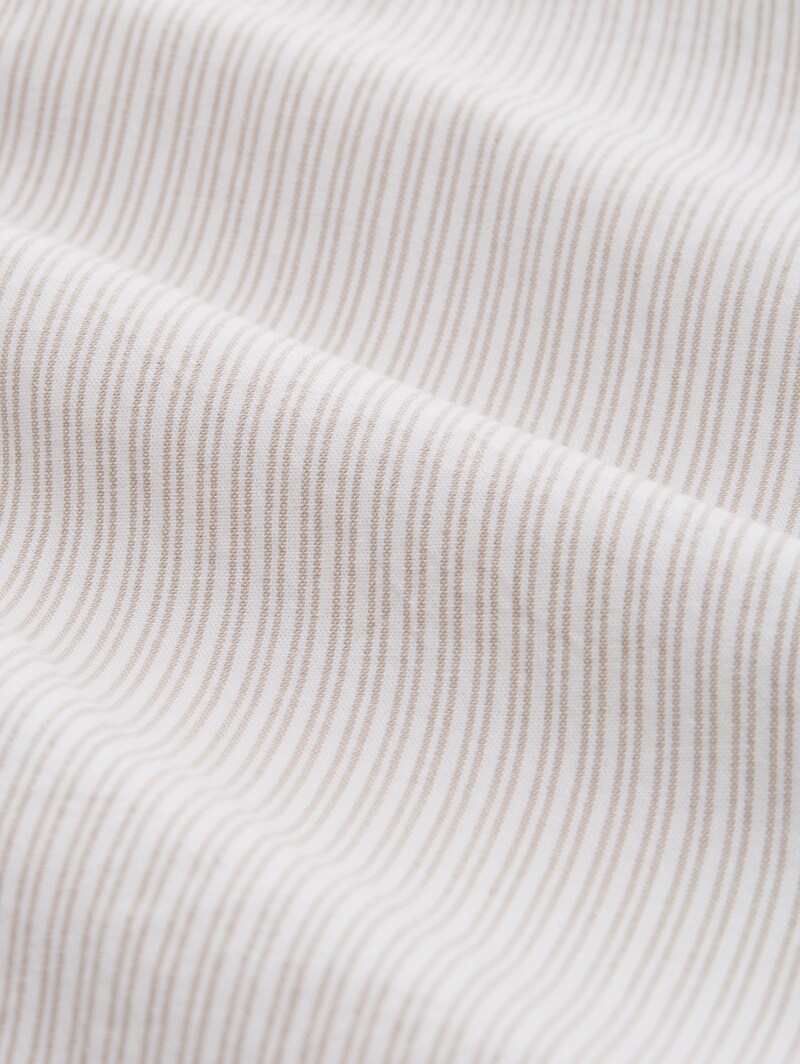 Tom Tailor Tapered Relaxed Hose mit Streifenmuster - White Taupe Irregular Stripe
