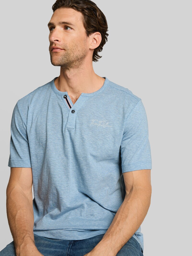 Tom Tailor Henley T-Shirt mit feinem Streifenmuster - Spring Blue Fine Stripe