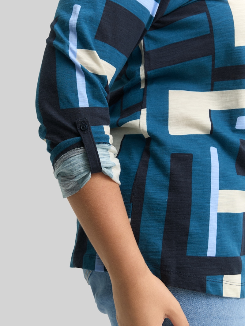 Tom Tailor Plus Size - Henley Blusenshirt mit Muster - Teal Geometric Design