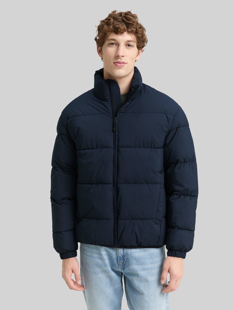 Tom Tailor Lightweight Pufferjacke mit Stehkragen - Sky Captain Blue Tom Tailor Lightweight Pufferjacke mit Stehkragen - Sky Captain Blue